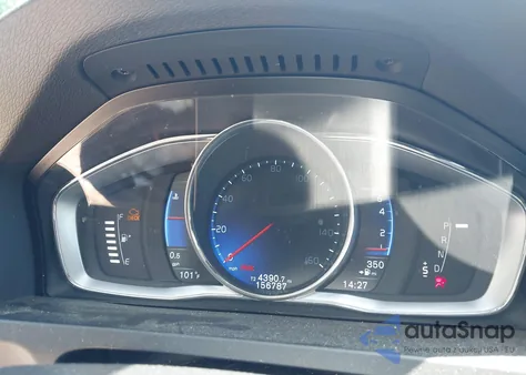 2015 Volvo V60 T6 R-Design z USA, uszkodzony, nr VIN YV1902SP7F1221377